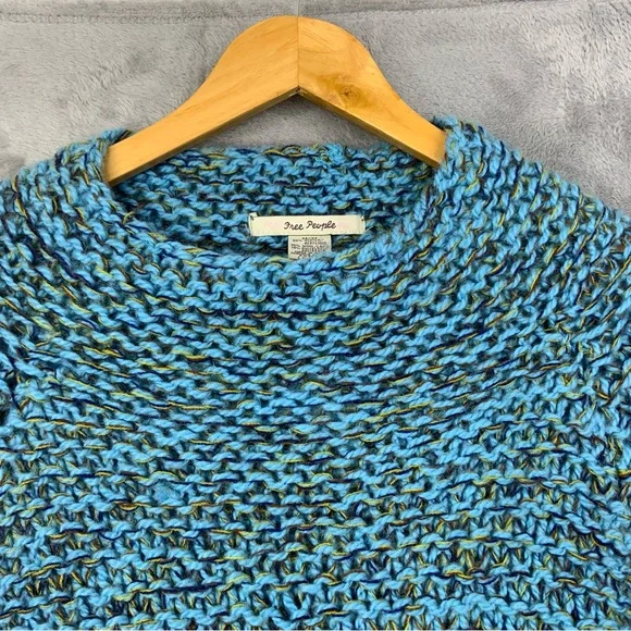 Free People Chunky Crochet Sweater. Women’s Size Medium. Blue. (NWT). - Picture 3 of 5